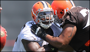 Browns DE Frostee Rucker Returns To Practice, Hopes To Play Friday-frostee-rucker.png